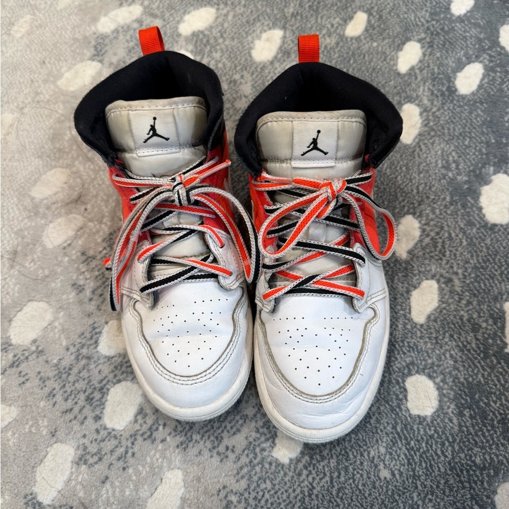 Nike Kids Sneakers in White and florescent orange Jordan